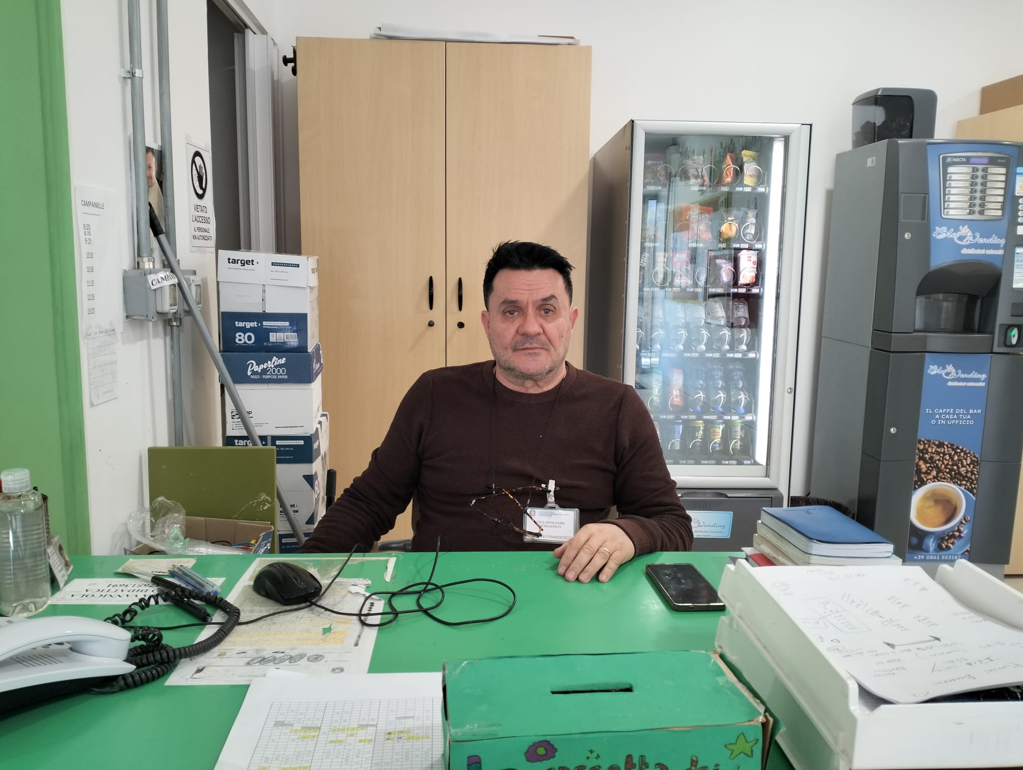 La pietra miliare della nostra scuola: il collaboratore Francesco Mariani va in pensione